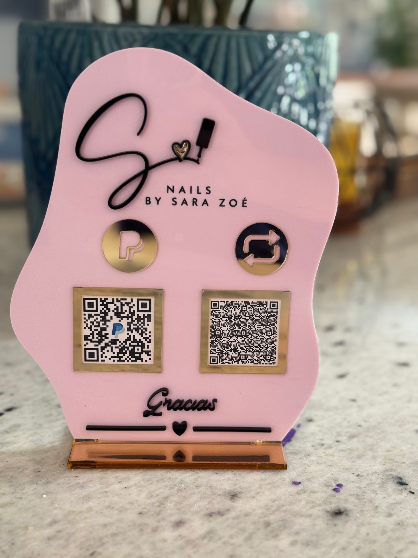 Wavy QR Code Stand